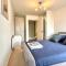 Stylish 2-Bed Flat with Parking - 伦敦