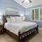 907 Mariners Club