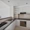 Darling Harbour Views 2BR 2Bath, Pool, Parking, Spa & Gym