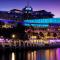 Modern 2BR 2Bath Darling Harbour Views, Pool, Parking, Spa & Gym