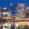 Modern 2BR 2Bath Darling Harbour Views, Pool, Parking, Spa & Gym