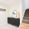 Little Collins Central Hideaway - Duplex Penthouse