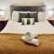 Stylish High-Rise City Retreat in front of Southern Cross