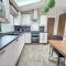 Beautiful Caravan With Decking At Azure Seas Ref 32060Az - Lowestoft
