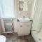 Beautiful Caravan With Decking At Azure Seas Ref 32060Az - Lowestoft