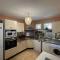 Beautiful spacious and quiet 2-bedroom apartment with pool - 圣吉尔莱班