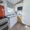 Beautiful Caravan With Decking At Azure Seas In Suffolk, Sleeps 6 Ref 32004Az - Lowestoft