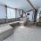 Beautiful Caravan With Decking At Azure Seas In Suffolk, Sleeps 6 Ref 32004Az - Lowestoft