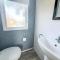 Beautiful Caravan With Decking At Azure Seas In Suffolk, Sleeps 6 Ref 32004Az - Lowestoft