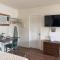 Lakeshore Lodge