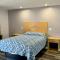 Chisholms Motor Inn
