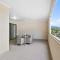 Stylish Apartment near Esplanade & City Centre