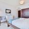 Vibrant 1BR APT with Burj Khalifa View - Dubaj
