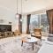 Vibrant 1BR APT with Burj Khalifa View - Dubaj