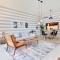 Vibrant 1BR APT with Burj Khalifa View - Dubaj