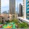 Vibrant 1BR APT with Burj Khalifa View - Dubaj