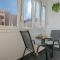 Side by Side Apartments - Split