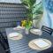 THE ROOFTOP - a trendy new apartment with airconditioning, large terrace & free parking