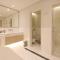 Livbnb Suites - 1BR w/ Sea View in Palm Tower - Dubai