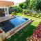 Ground floor villa with private pool & garden - 阿尔比恩