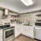 4 Mi to Dtwn Gem with Pool Access and Patio in Austin - Austin