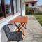 Doras House comfortable apartment with a yard and view