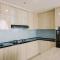Spacious and Elegant 2BR with Private Lift at Hillcrest House Apartment By Travelio - 当格浪
