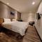 Honest & Warm Hotel