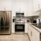 Modern suite near Airport Hospital Henday Town Ctr