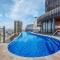 Spire - Stylish 2BR Apt - Pool, Parking & Views