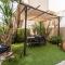 Chrispas House Beachfront Bliss & Stunning Views