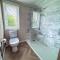 Stunning Lodge With Large Decking At Azure Seas In Suffolk Ref 32109Og - Lowestoft