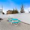 Totally Renovated 6 Bedroom Home Nextdoor To Pickleball Courts!!!!