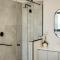 Alluring 2bed Apt w Sea Mountain Views Marlo Vale - Kapské Město