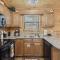 Romantic Cabin Wjacuzzi, Hot Tub & Fireplace - Sevierville