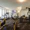 10-A Coral Sea Apartment - 2BR 2Bth Pool Gym WiFi