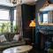 Vintage townhouse, wood burner, leafy garden, close to the beach