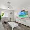 Renovated Stay, Parking, Near DT & Airport