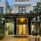 Cosmo Park Town House