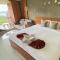 Caldera Hotel & Restaurant
