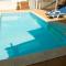 Foto: Ericeira Chill Hill Hostel & Private Rooms - Sea Food 78/90