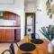 Beautifully decorated Apartment Alambra, with Coast and Sunset Views, Aphrodite Hills