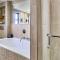 Beautifully decorated Apartment Alambra, with Coast and Sunset Views, Aphrodite Hills