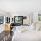 Beachfront Studio with Breathtaking Views