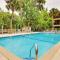 Walk to Beach Hilton Head Getaway with Balcony! - 希尔顿黑德岛