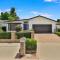 Stylish Simi Valley Corporate Ideal Remote Work with Jacuzzi - Simi Valley