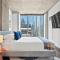 Linea Luxury Living with Indoor Pool and Rooftop Views in The Loop - Чикаго