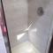 Private house with 4 bedrooms and 2 bathrooms - 10 minute walk to Metropark Train - Edison