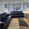 Magnificent 3-Bed Home - Calgary
