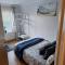 Cosy Gated Room with Free Secure Parking Private Bathroom - Woking